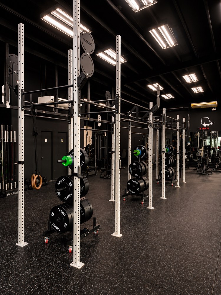 Racks y estructura de entrenamiento en NEXO